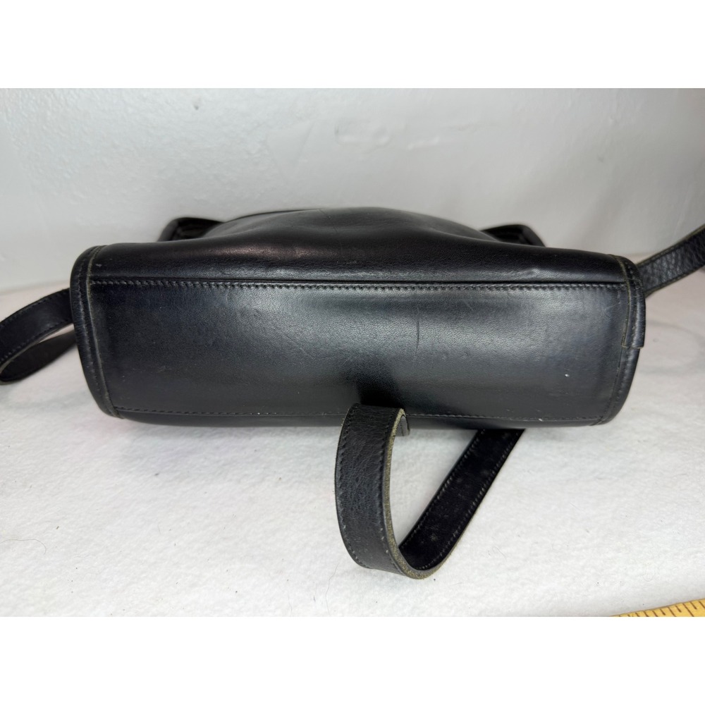Vintage Coach Black Leather Crossbody Bag Brass Zip Pocket USA Women's Purse - Picture 9 of 13